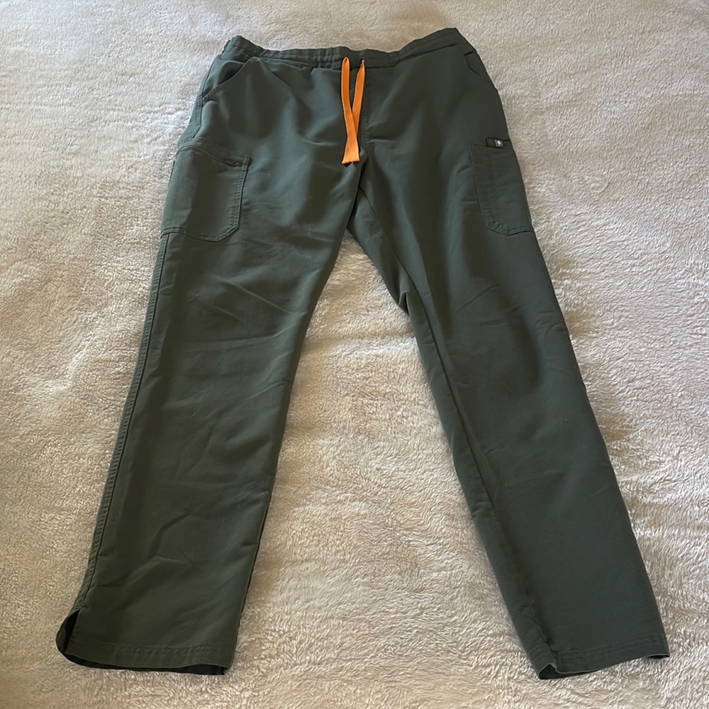 Figs moss green Yola skinny scrub pant size L/T